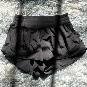 Lululemon Hotty Hot Low-Rise 2”